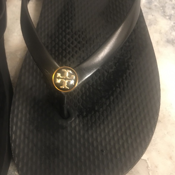 Tory Burch ladies 9-10 flats used!!!! Flip flops included - Picture 6 of 10